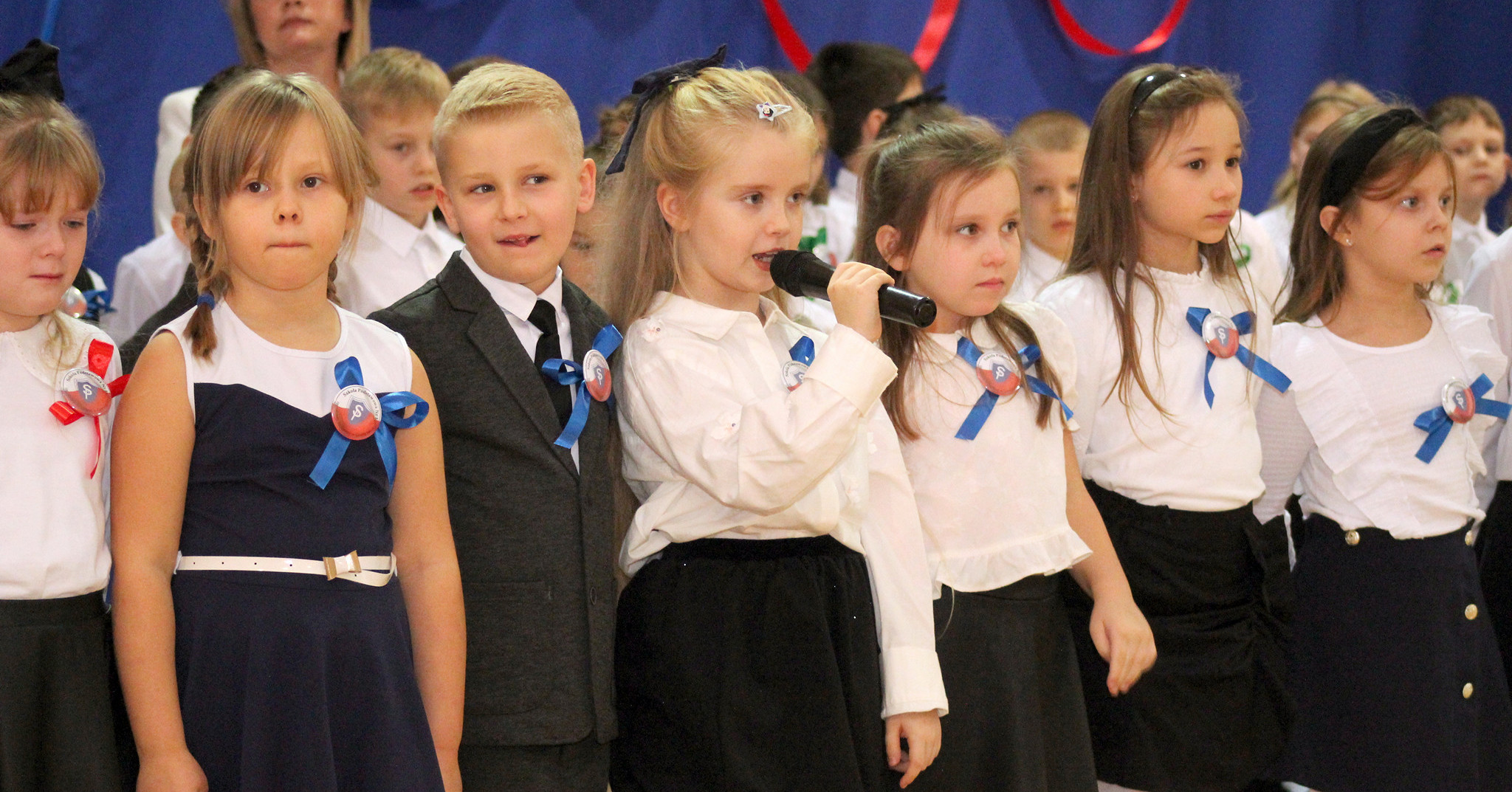 Pierwszoklasiści ze Szkoły Podstawowej nr 1 w Gostyninie złożyli uroczyste ślubowanie [ZDJĘCIA]