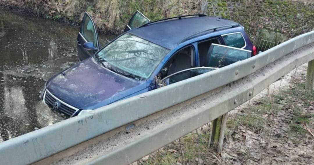 Tragiczny wypadek w Zaździerzu. Nie żyje 51-letni mężczyzna [ZDJĘCIA]