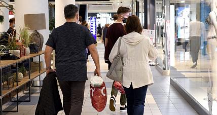 Maleje Ruch I Ubywa Klientów ...