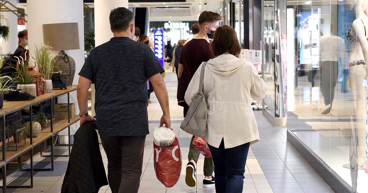 Maleje ruch i ubywa klientów w galeriach i centrach handlowych. Branża zaliczyła w ub.r. lekkie spadki