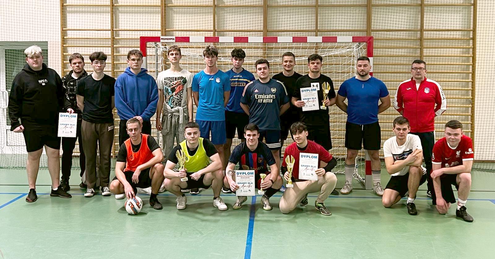 Sportowa pomoc dla małej Amelki. XXV turniej halowej piłki nożnej [ZDJĘCIA+WYNIKI]