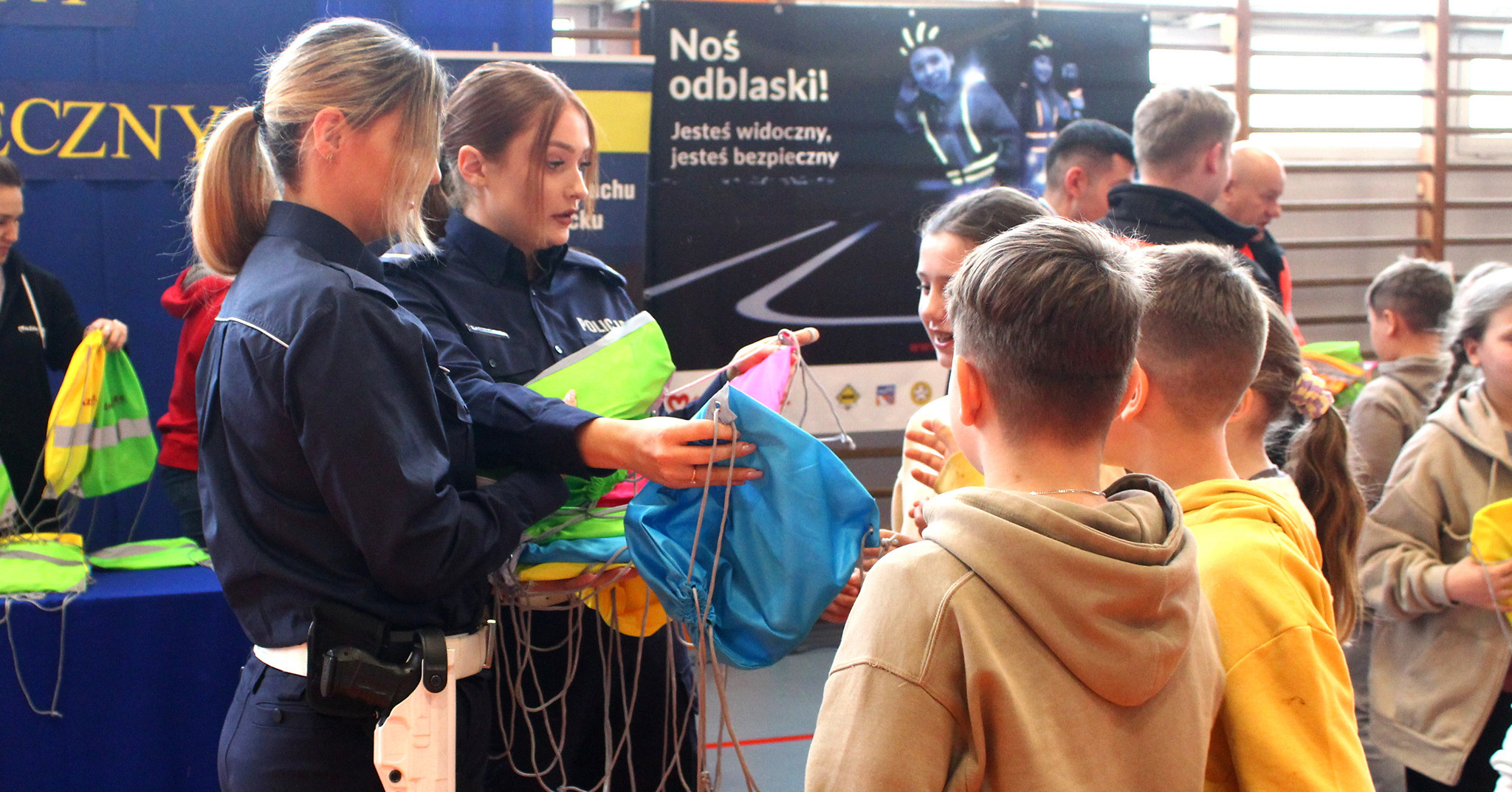 Odblaski ratują życie – uczniowie SP3 w kampanii "Jesteś widoczny, jesteś bezpieczny" [ZDJĘCIA]