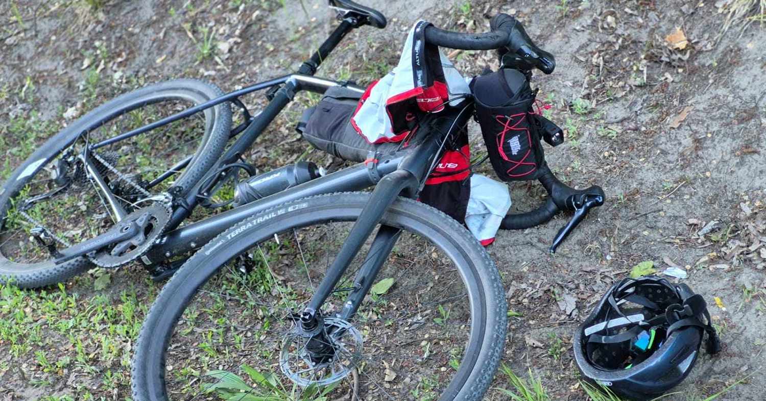 Zderzenie rowerzystów w Płocku. Kobieta trafiła do szpitala [ZDJĘCIA]