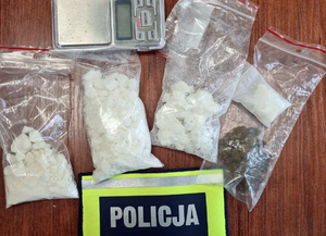 Szybka akcja policji. 31- i 32-latek z narkotykami w areszcie