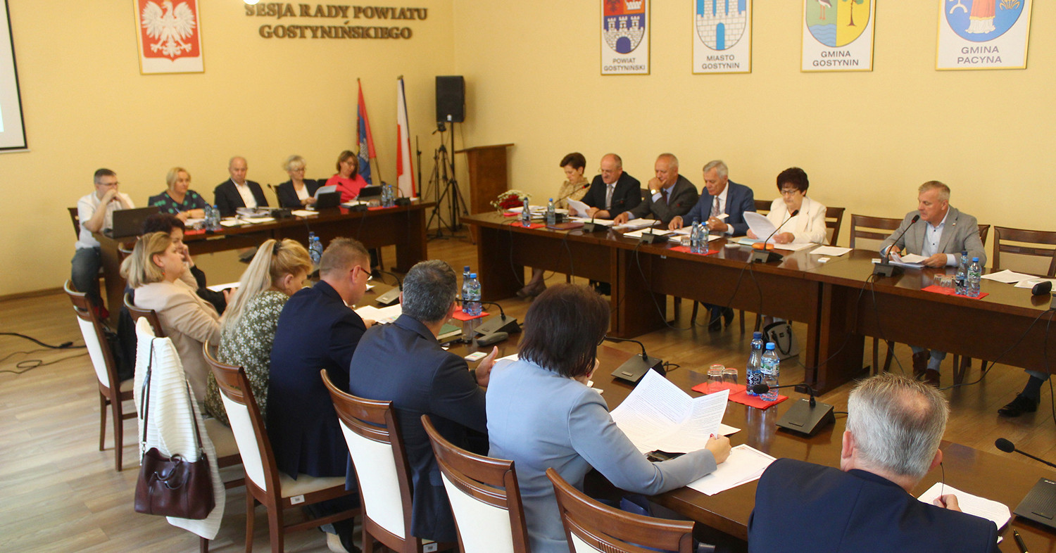 Zarząd Powiatu z absolutorium [ZDJĘCIA]