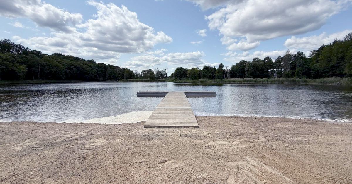 Przygotowania do sezonu wakacyjnego nad jeziorem Bratoszewo [ZDJĘCIA]