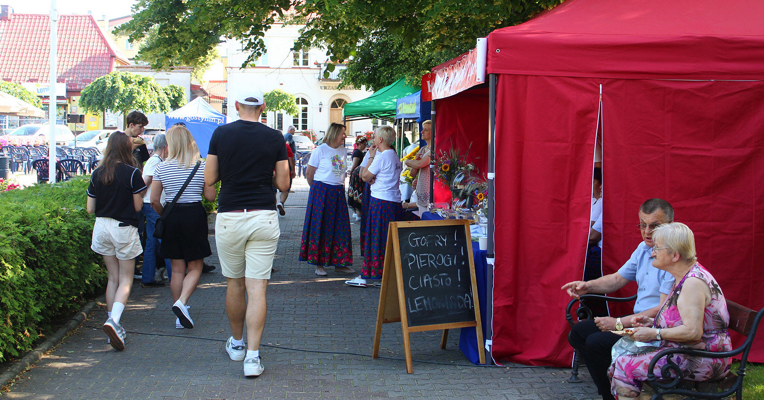 Smacznie i zdrowo na gostynińskim Rynku. Festiwal połączył tradycję z profilaktyką [ZDJĘCIA]