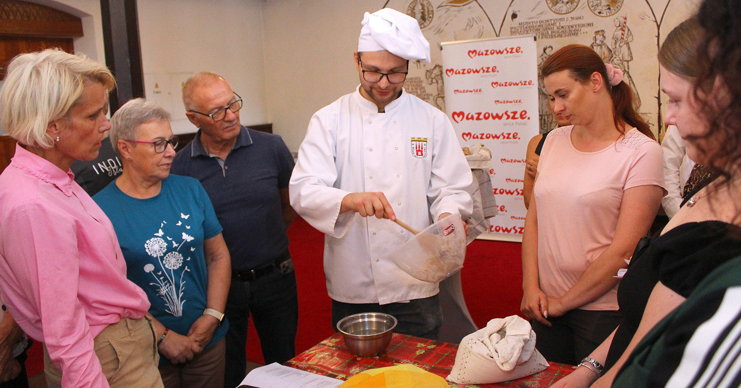 Chleb własnej roboty - mieszkańcy odkrywali tajniki piekarstwa [ZDJĘCIA]