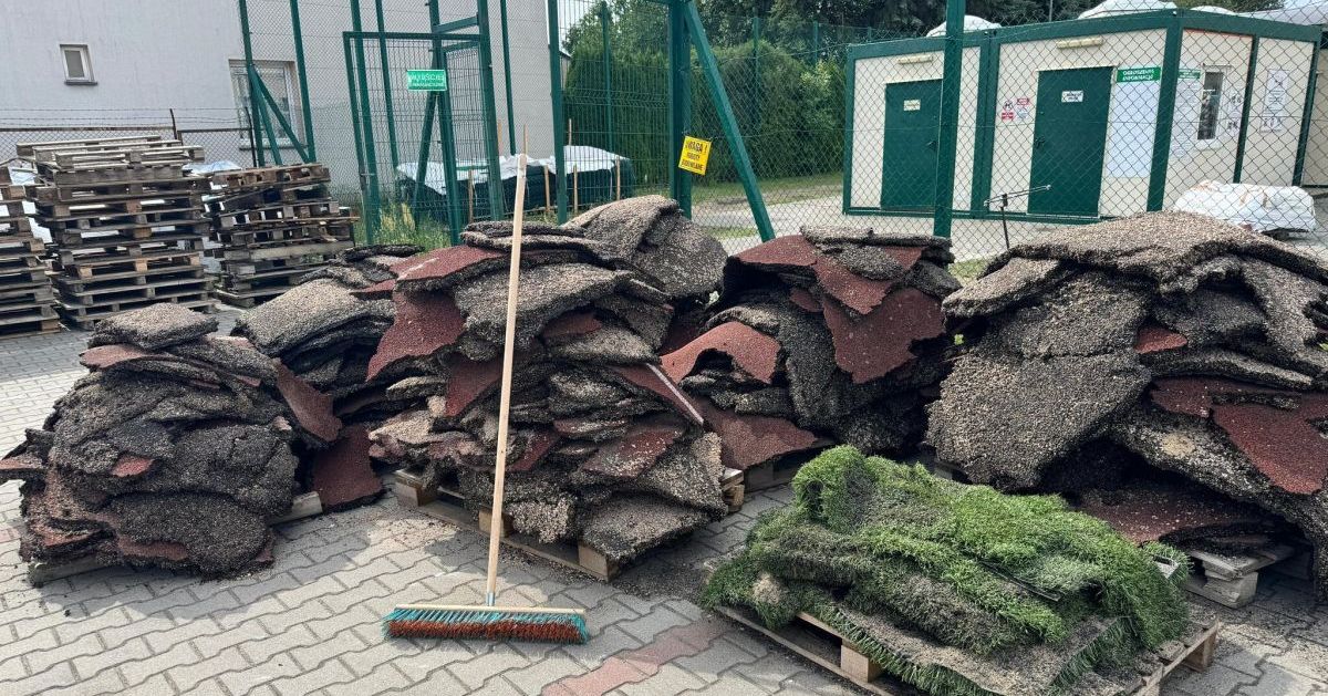 Trwa modernizacja Orlika przy Szkole Podstawowej nr 1 [ZDJĘCIA]