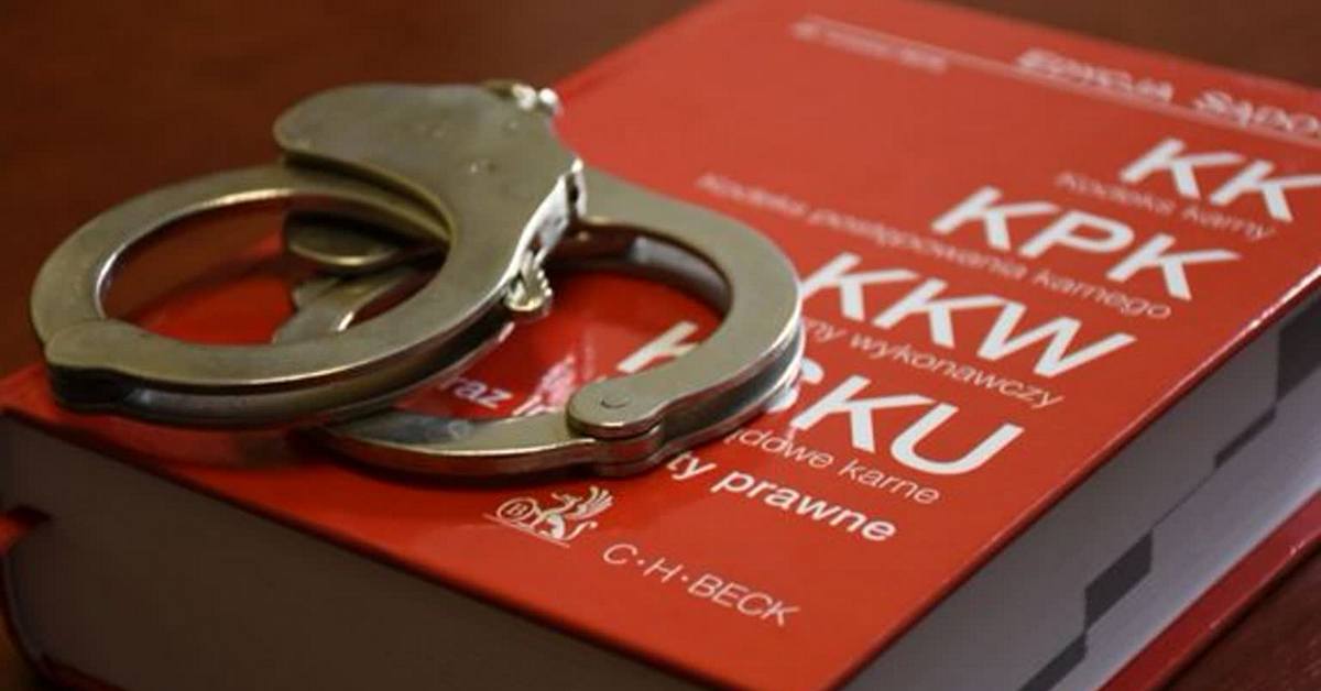 Kierował pod działaniem narkotyków, które ukrył w opakowaniu po witaminach