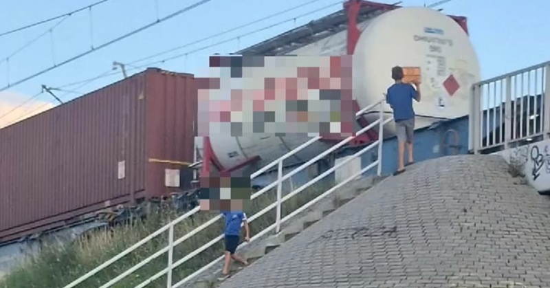 Niebezpieczne zabawy nieletnich na torach