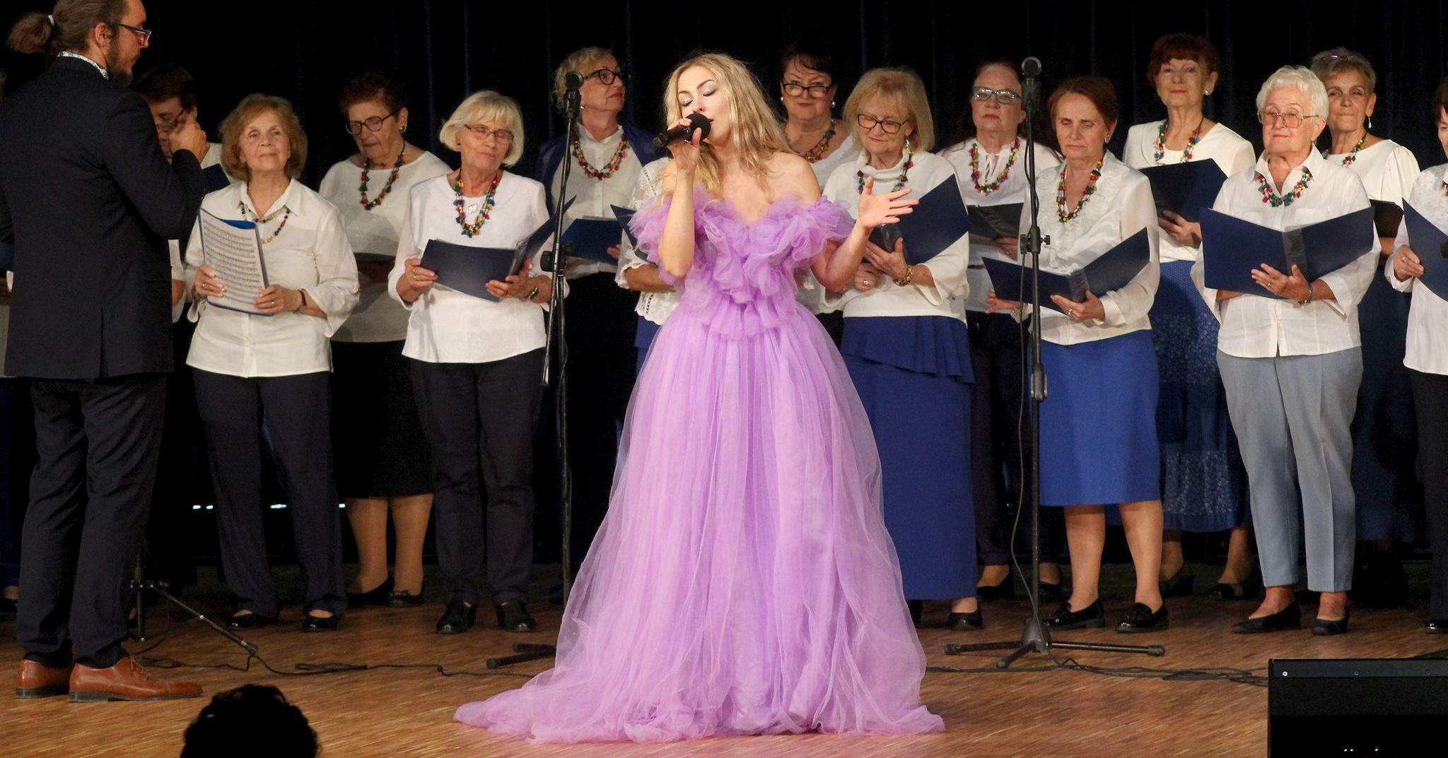 Agnieszka Osiecka żyje w sercach gostyninian. Niezwykły koncert w MCK [ZDJĘCIA]