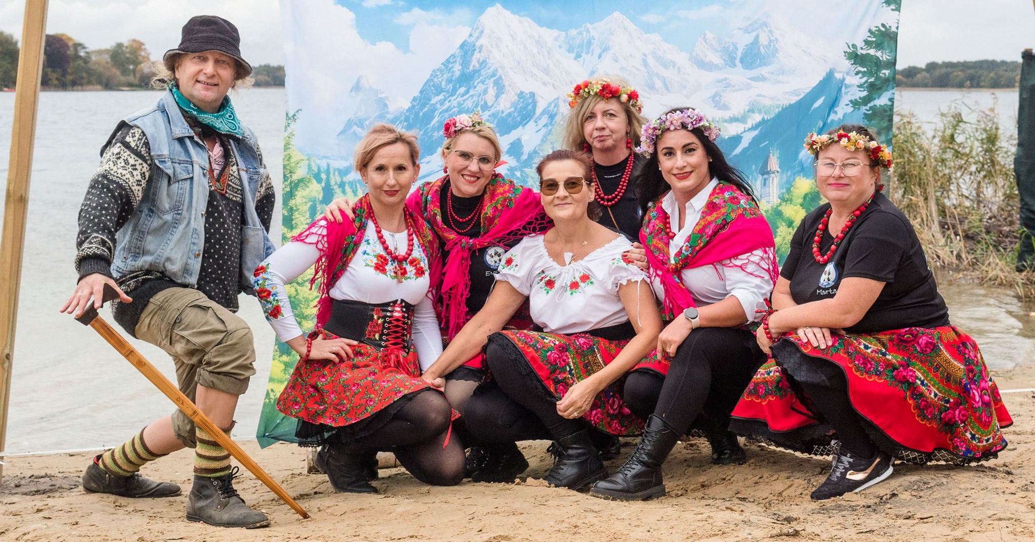 Góralskie morsowanie. Białe Morsy spod brzóz rozpoczęły nowy sezon [ZDJĘCIA]