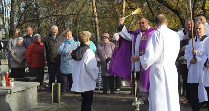 Cmentarz Jest Niczym Wielka...