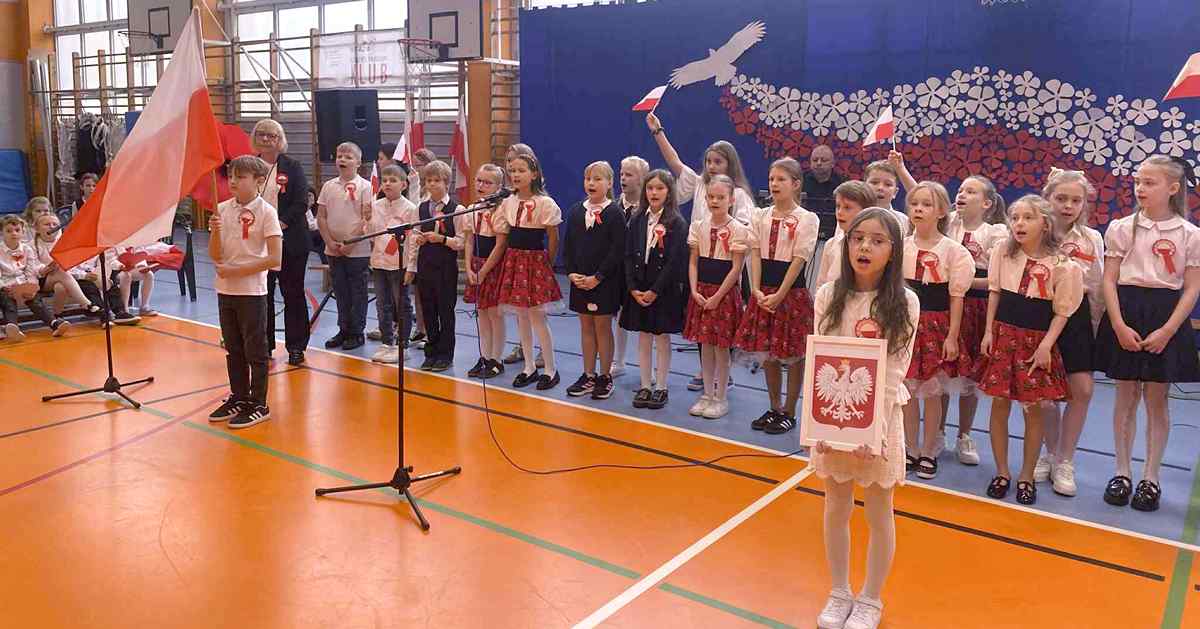 Akademia z okazji Święta Niepodległości w SP3 [ZDJĘCIA]