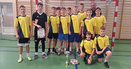 Sp Lucień Zwycięża W Halowej Pi...