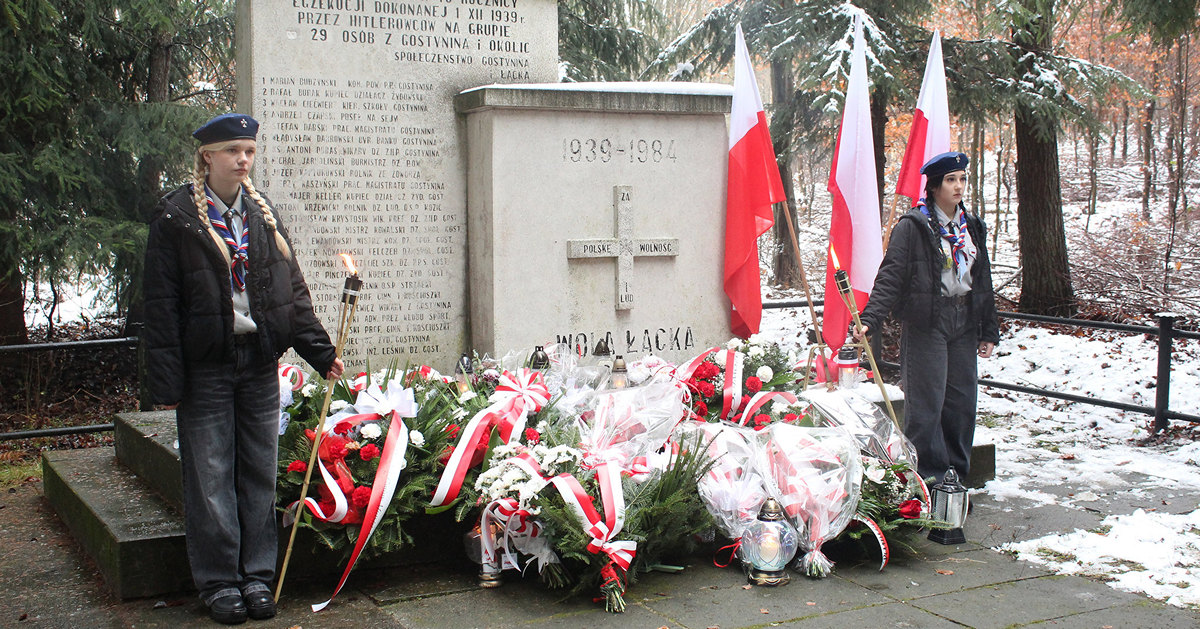 Obchody 86. rocznicy rozstrzelania mieszkańców Gostynina i Ziemi Gostynińskiej [ZDJĘCIA]