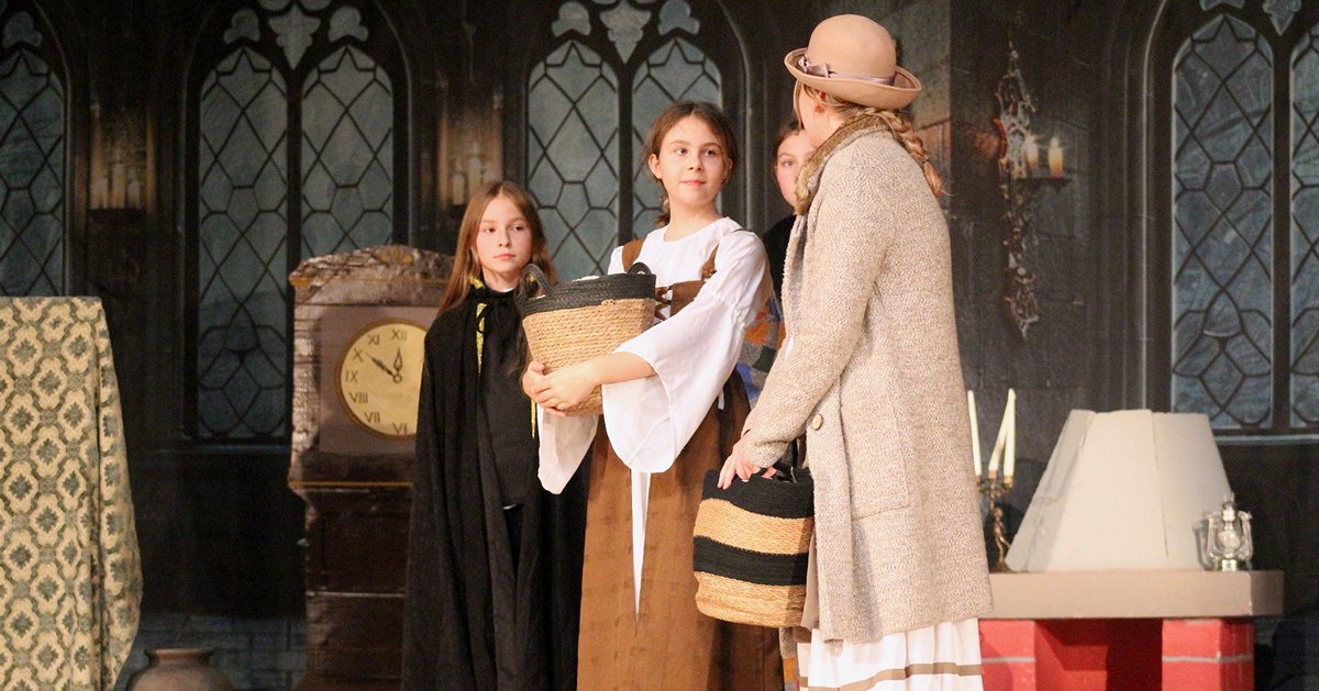 Wigilijna opowieść na deskach MCK. Teatr? No nie wiem zachwycił widzów [ZDJĘCIA]