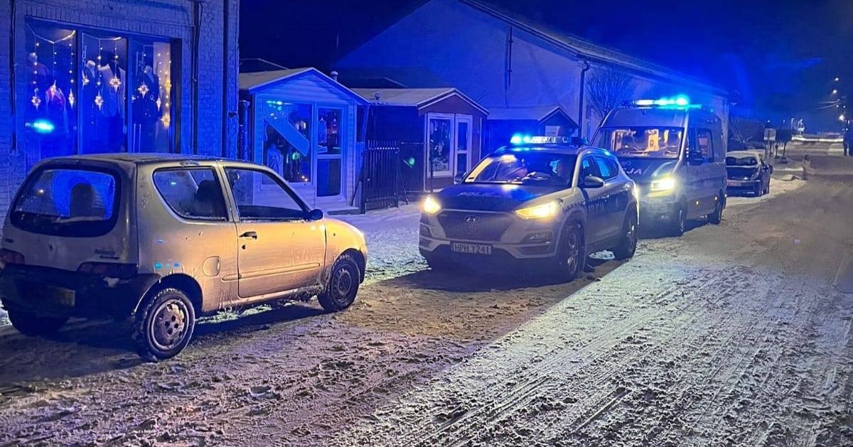 Czujny świadek przerwał sylwestrową jazdę. W aucie było pijane małżeństwo i wyziębione niemowlę [ZDJĘCIA]