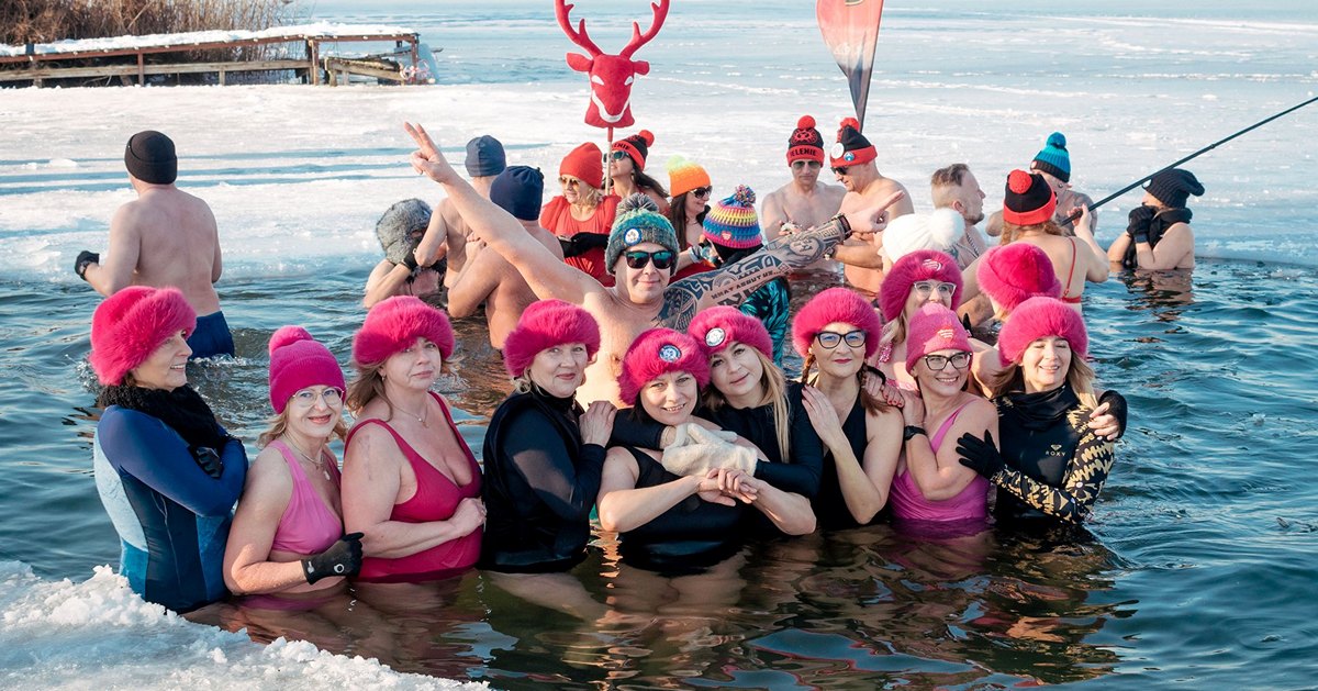 Zimna kąpiel, gorące serca – morsowanie dla WOŚP [ZDJĘCIA]