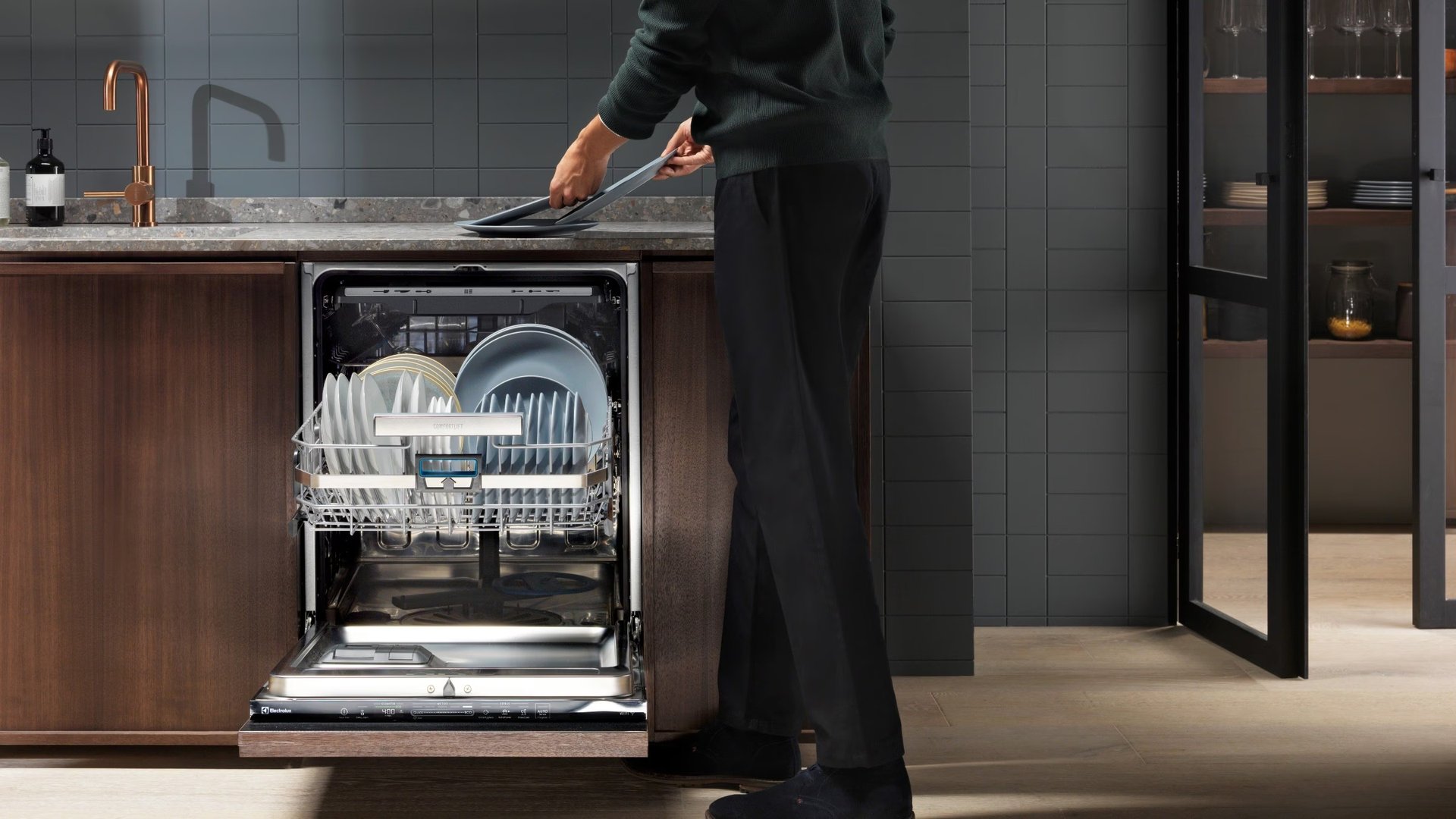 Zmywarka Electrolux gwarantuje skuteczne mycie w pół godziny, nawet przy pełnym koszu