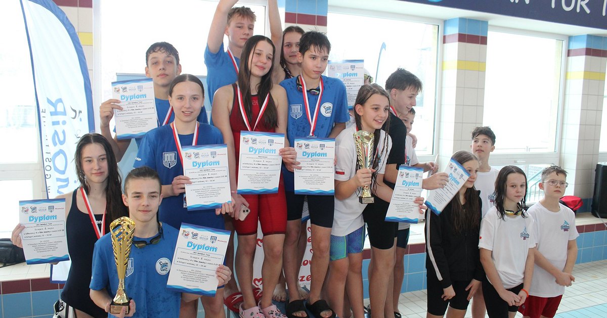 Pływali dla WOŚP - młodzi sportowcy wsparli orkiestrę [ZDJĘCIA+WYNIKI]