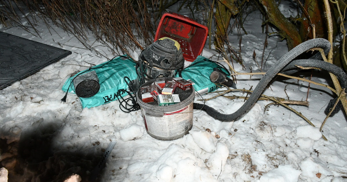 Łupy w śniegu, a podłoga w oleju. „Gang Olsena” w rękach policjantów [ZDJĘCIA]