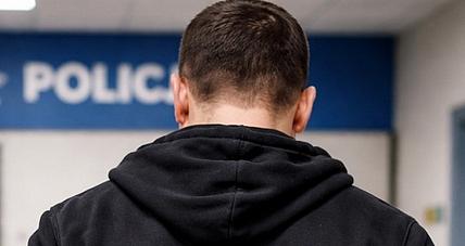 Zamiast Do Domu, Trafił Za ...