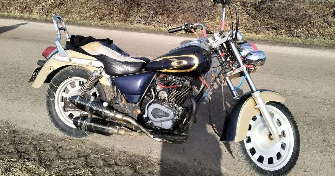 Recydywista na motocyklu. Miał dożywotni zakaz, był pod wpływem i miał narkotyki