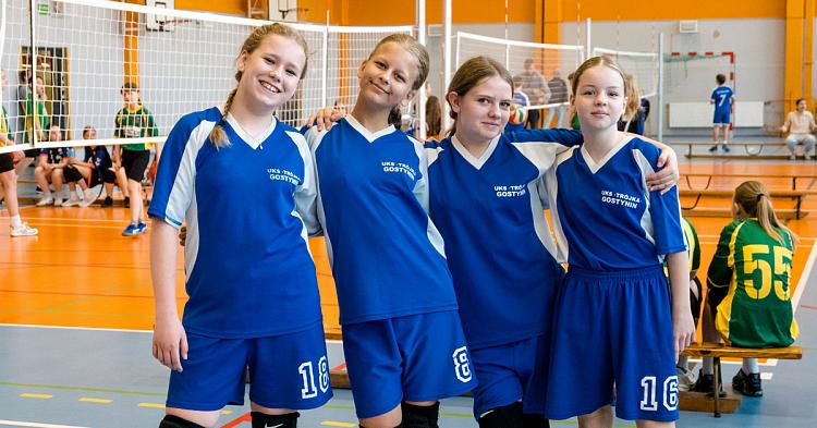 SP3 Gostynin i SP Pacyna triumfują. Relacja z Mistrzostw Powiatu w mini siatkówce [ZDJĘCIA+WYNIKI]