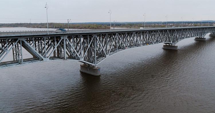 Klamka zapadła: pod „starym” mostem w Płocku powstanie kładka dla rowerzystów [ZDJĘCIA]