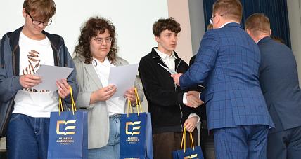 Młodzież Z Gostynińskiego Lo...