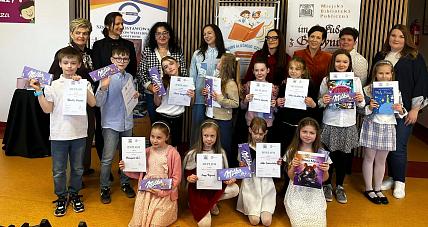 Głośne Czytanie W Mbp. Uczniowie Z...