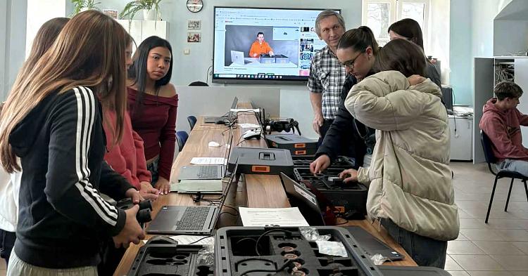 Hiszpańska Młodzież Z Wizytą W L...