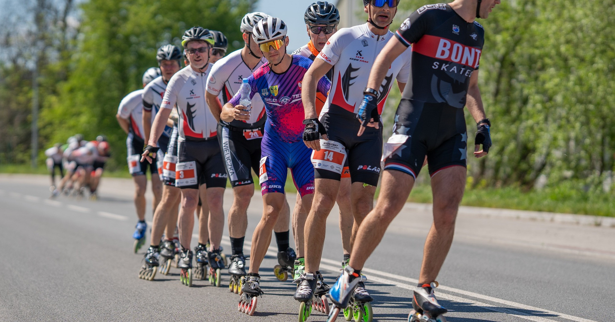 Kacper Niedźwiedzki i Łukasz Flejszer (U.K.S. ZWOLEŃ-TEAM) z 2 i 3 miejscem półmaratonu w Wadowicach