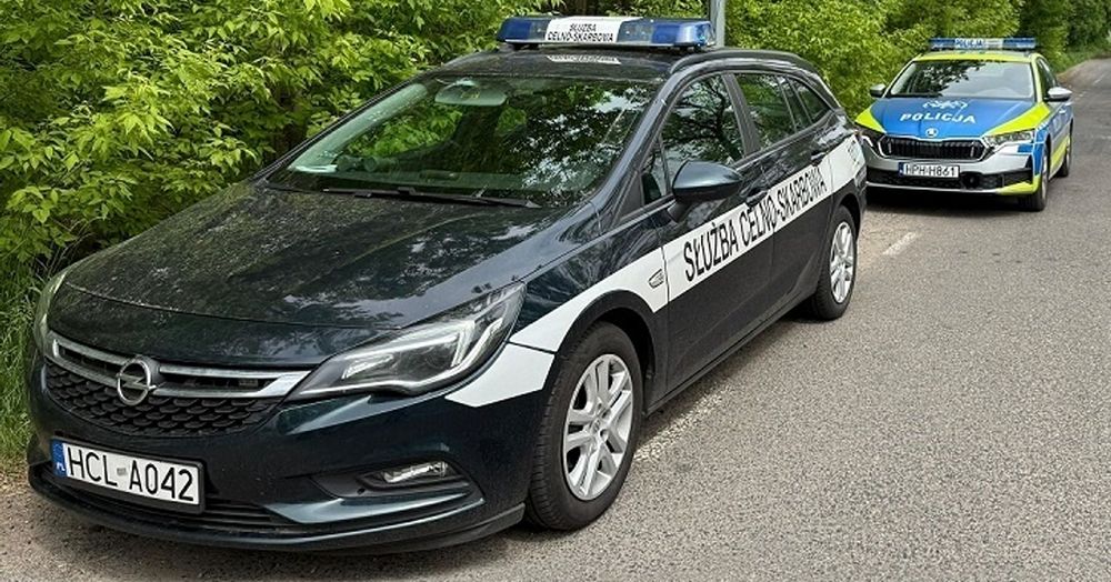 Walka z szarą strefą na drogach Gostynina. Funkcjonariusze sprawdzali legalność ładunków w ciężarówkach