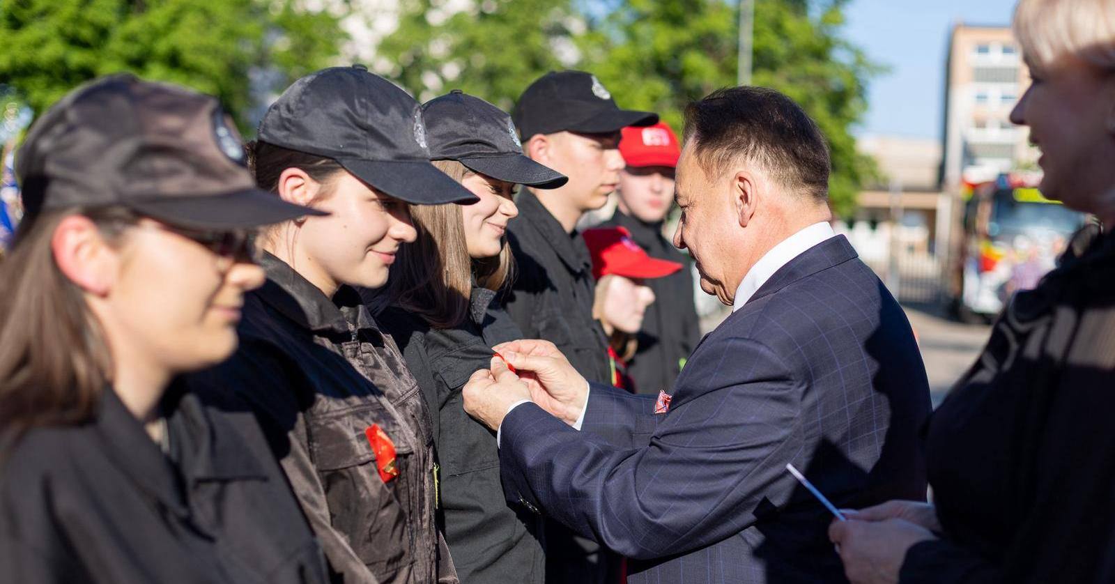 Marszałek Struzik uczestniczył w otwarciu strażnicy w Szczawinie Kościelnym