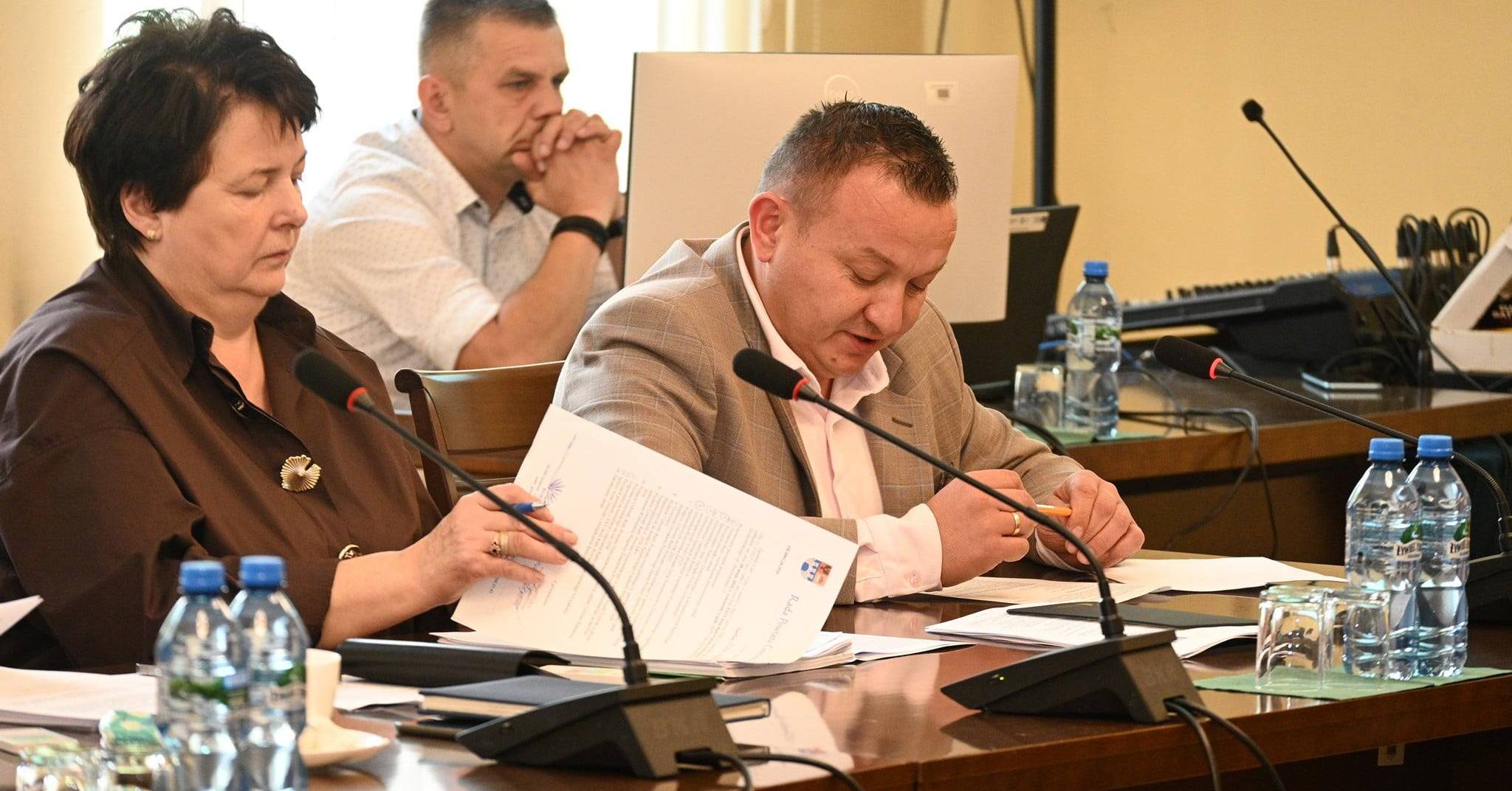 Drogi, remonty i plany. Powiat Gostyniński rozliczył się z inwestycji