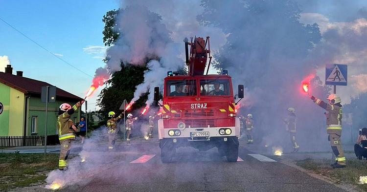 Osiemnaście Metrów W Górę. Osp...