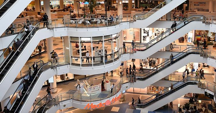 Zakupy wciąż są głównym powodem wizyt w galeriach handlowych [RAPORT]