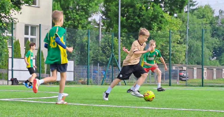 SP1 i SP3 triumfują w szkolnych turniejach piłkarskich [ZDJĘCIA+WYNIKI]