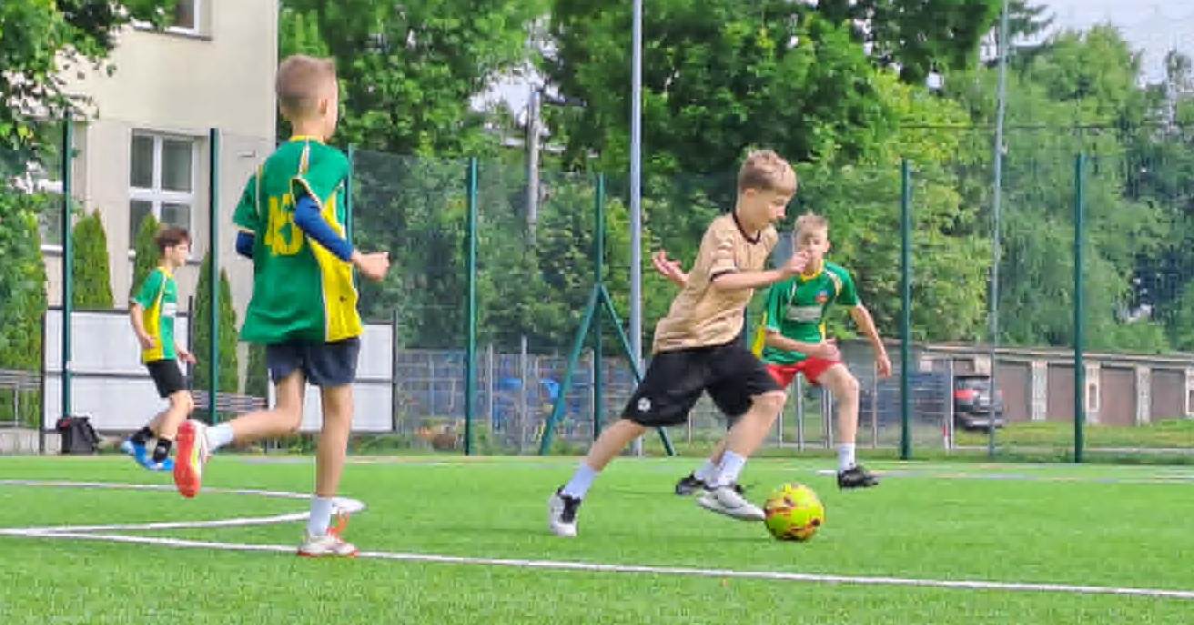 SP1 i SP3 triumfują w szkolnych turniejach piłkarskich [ZDJĘCIA+WYNIKI]