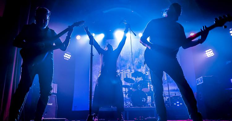 Fani metalu zjechali do Kutna na sobotni koncert [ZDJĘCIA]