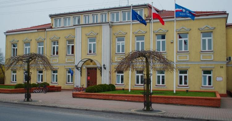 Ewakuacja budynku Urzędu Miasta w Gostyninie