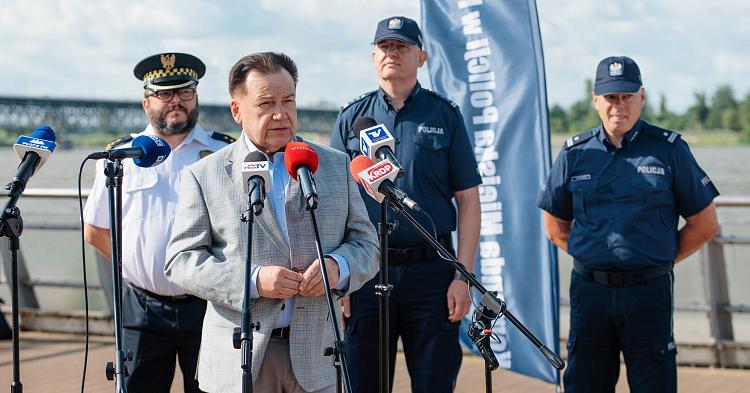 Władze Mazowsza i służby apelują o bezpieczne zachowania podczas wakacji [ZDJĘCIA]