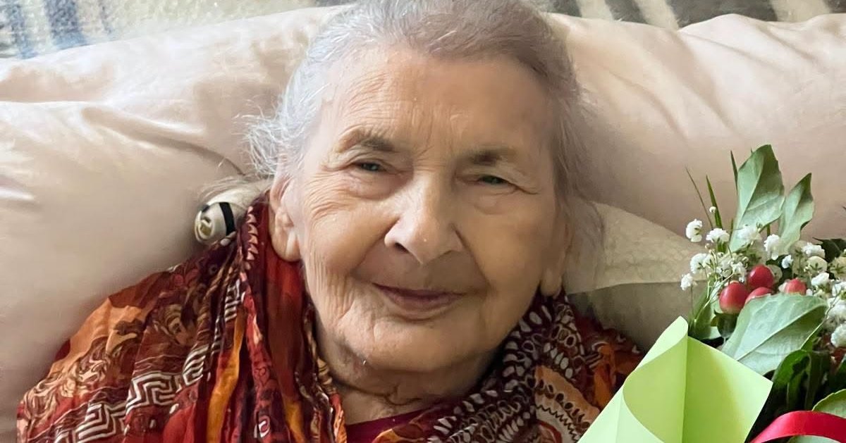 Pani Czesława Skończyła 10...