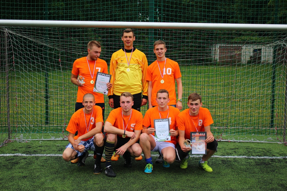 Zakończenie rozgrywek miejskiej ligi piłki nożnej "dzikich drużyn"