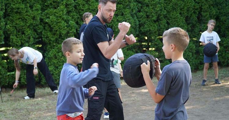 Aż 90 uśmiechniętych twarzy! Podsumowanie bezpłatnych półkolonii [ZDJĘCIA]
