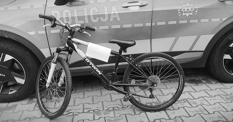Rower czeka na właściciela w Komendzie Powiatowej Policji