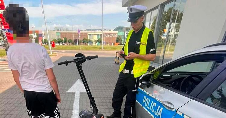 12-latek na hulajnodze elektrycznej. Policjanci przypominają o odpowiedzialności rodziców